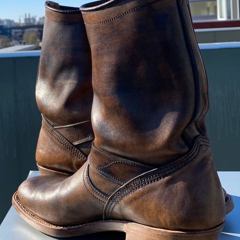 View photo of Unsung U 22-2 Engineer Boot in Horween Chelsea Horsefront