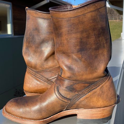 View photo of Unsung U 22-2 Engineer Boot in Horween Chelsea Horsefront