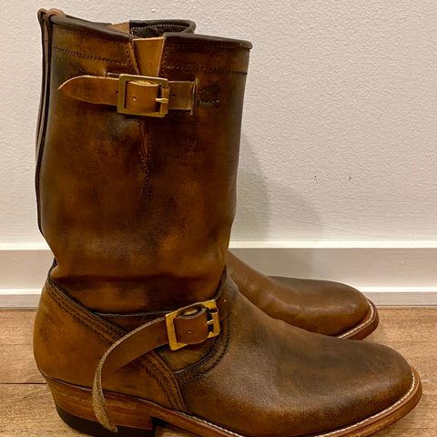 View photo of Unsung U 22-2 Engineer Boot in Horween Chelsea Horsefront