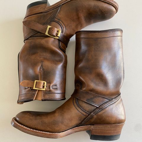 Unsung U 22-2 Engineer Boot in Horween Chelsea Horsefront