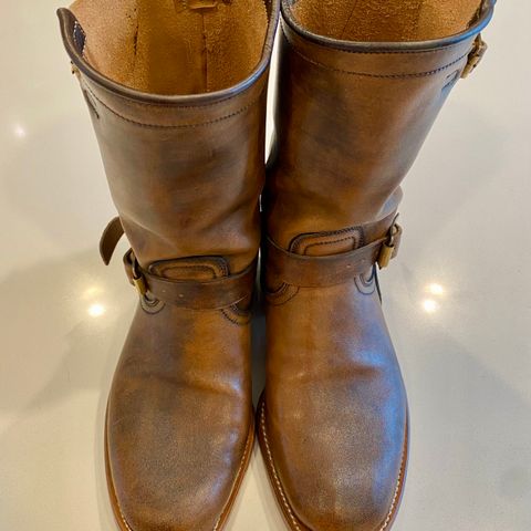 Unsung U 22-2 Engineer Boot in Horween Chelsea Horsefront