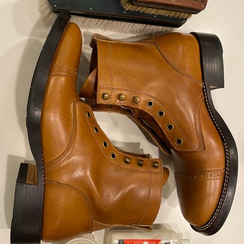 Caswell Garrett in Gallun Big Sky Natural Calf