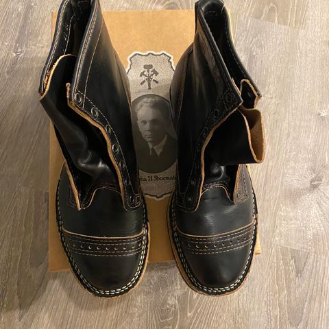 Wesco Hendrik in Horween Black Chromexcel