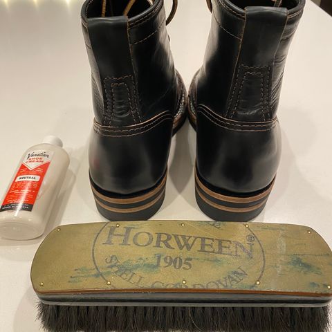 Wesco Hendrik in Horween Black Chromexcel