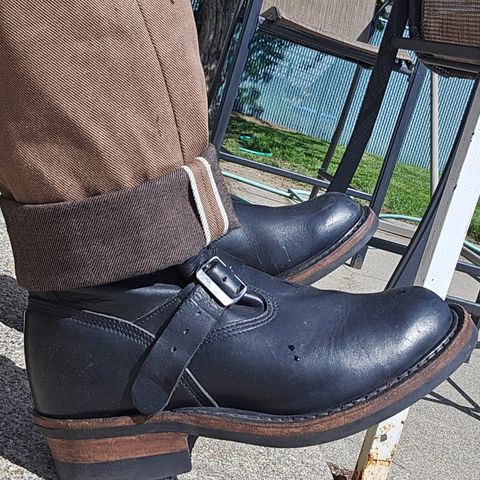 White's Hathorn Explorer in Seidel Black Oil Tan
