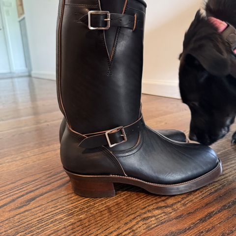 Unsung U 22-2 Engineer Boot in Maryam Natural Horsebutt Overdyed Black