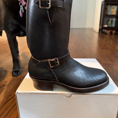 Unsung U 22-2 Engineer Boot in Maryam Natural Horsebutt Overdyed Black
