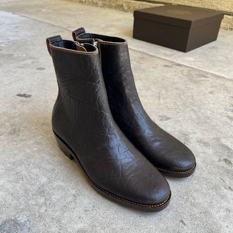 Fortis Antasena Wholecut Side-Zip in Maryam Horsebutt Washed Article with Black Overdye