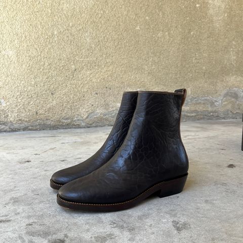 Fortis Antasena Wholecut Side-Zip in Maryam Horsebutt Washed Article with Black Overdye