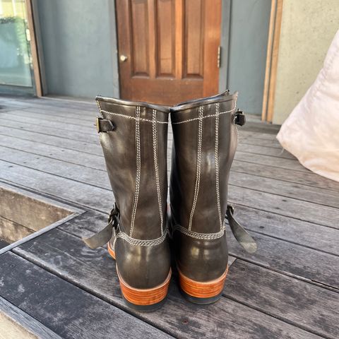 Willie's Handmade Boots Engineer in Maryam Graphite Horsebutt
