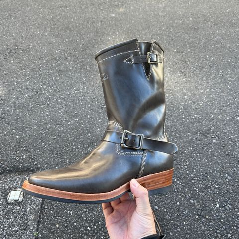 Willie's Handmade Boots Engineer in Maryam Graphite Horsebutt