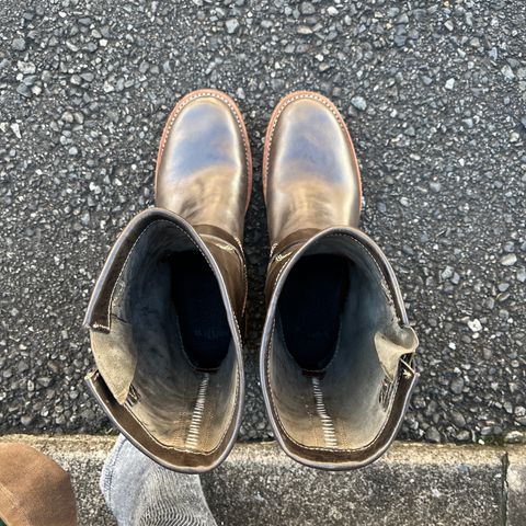 Willie's Handmade Boots Engineer in Maryam Graphite Horsebutt