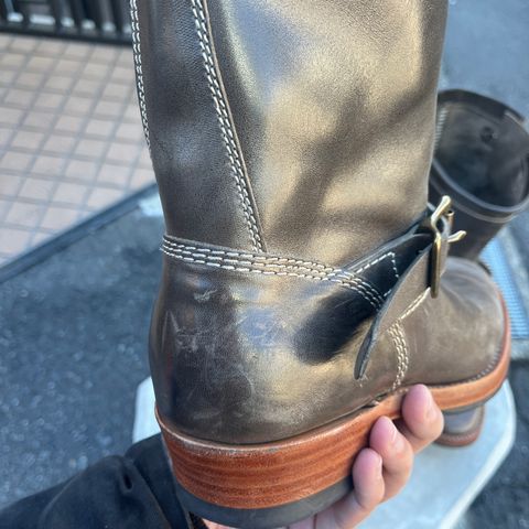 Willie's Handmade Boots Engineer in Maryam Graphite Horsebutt