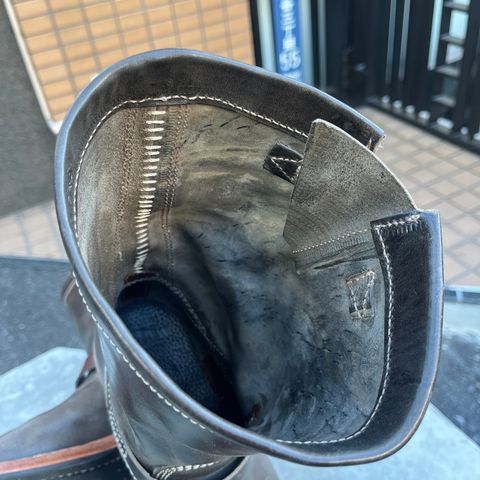 Willie's Handmade Boots Engineer in Maryam Graphite Horsebutt