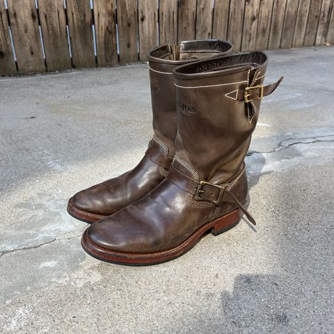 Willie's Handmade Boots Engineer in Maryam Graphite Horsebutt