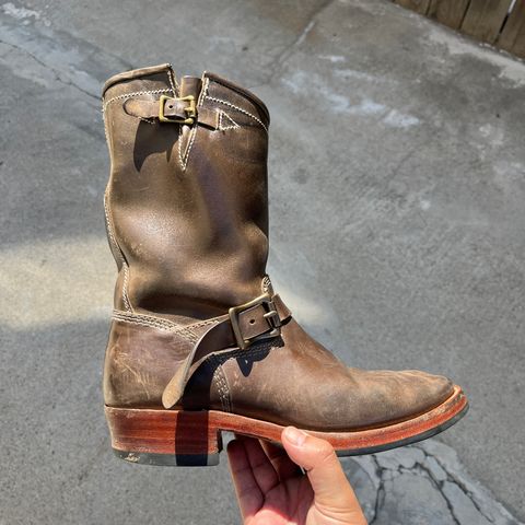 Willie's Handmade Boots Engineer in Maryam Graphite Horsebutt
