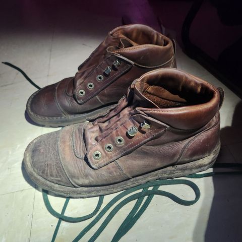 Jim Green African Ranger Barefoot Boot in Fudge Crazy Horse