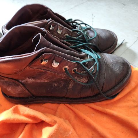 Jim Green African Ranger Barefoot Boot in Fudge Crazy Horse