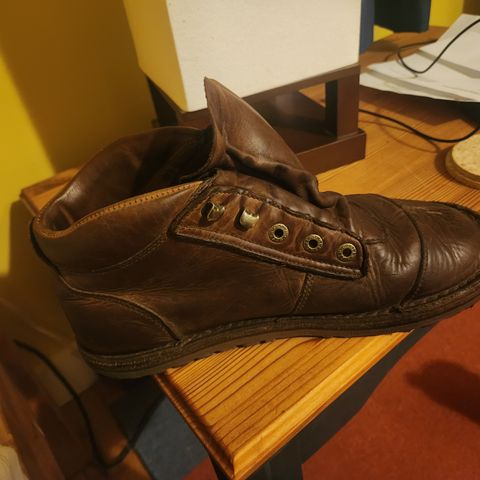 Jim Green African Ranger Barefoot Boot in Fudge Crazy Horse