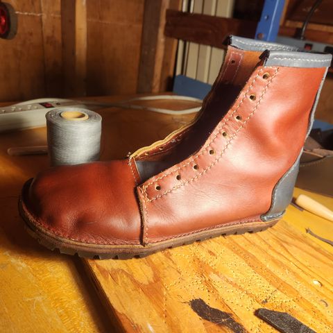 DIY Barefoot Boot in Blue Mt. Majesty Oil Tan & Light Burgundy Wildfire, Summits Edge