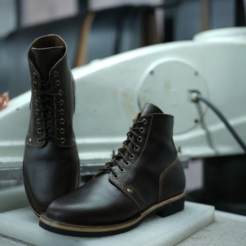 Craft & Glory Prototype Service Boot in Horween Cinnamon Waxed Flesh