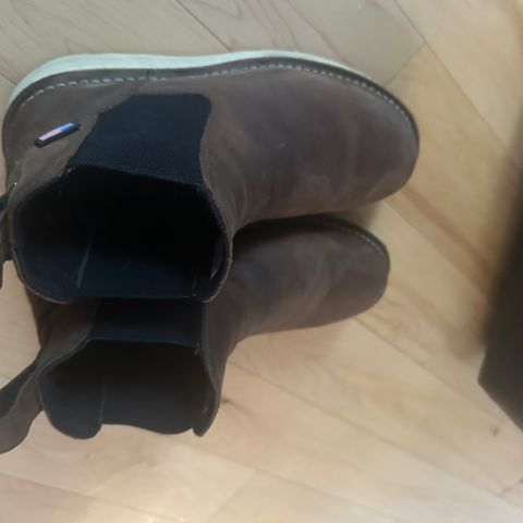 Danner Bull Run Chelsea in Brown Full Grain