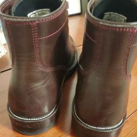 TXTURE Txture / Pacific boots in Red Wine Pull Up (local)