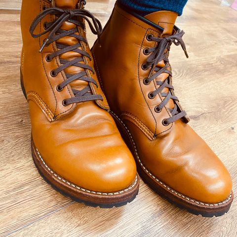 View photo of Red Wing Beckman in S.B. Foot Chestnut Featherstone