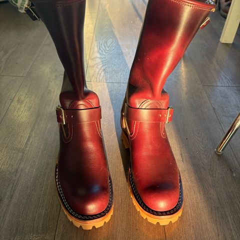 Nicks StationMaster in Horween Color 8 Chromexcel Strips