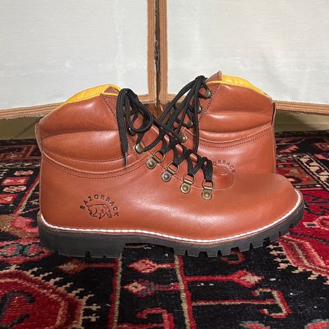 Jim Green Razorback in Tan Full Grain