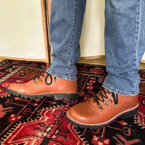 Jim Green Razorback in Tan Full Grain