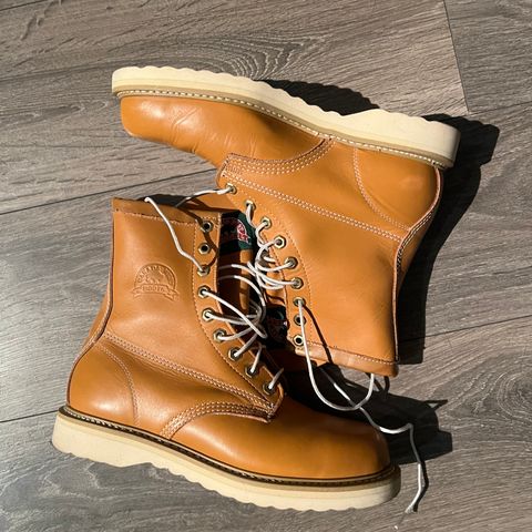 Canada West Unknown Model in Unknown Leather