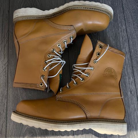 Canada West Unknown Model in Unknown Leather