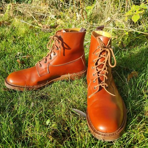 Tricker's Burford Country Boot in Marron Antique