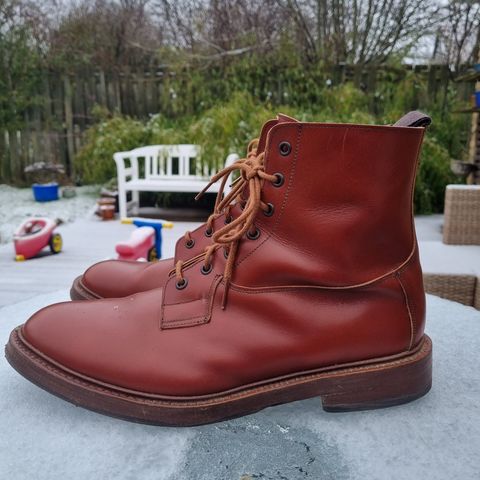 Tricker's Burford Country Boot in Marron Antique
