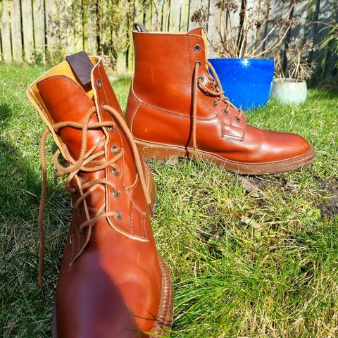 Tricker's Burford Country Boot in Marron Antique
