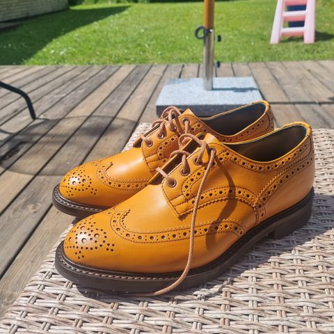 Tricker's Bourton Country Shoe in Acorn Antique Olivvia Classic
