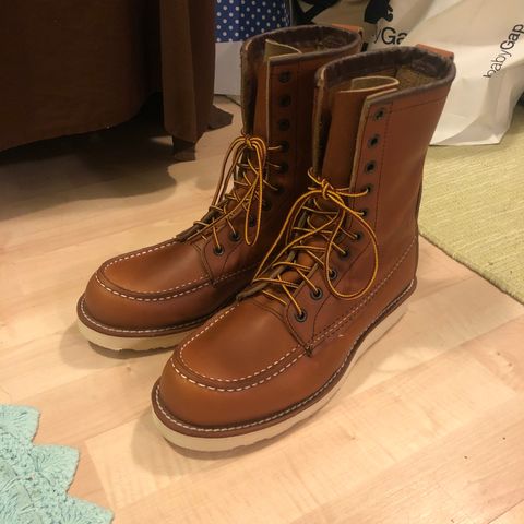 Red Wing 8-Inch Classic Moc in S.B. Foot Oro-Iginal