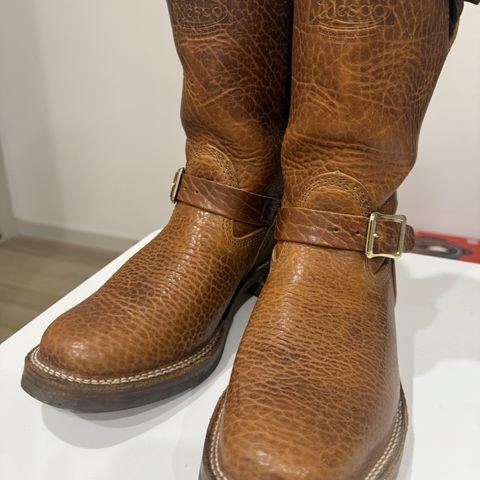 Wesco Mister Lou in Horween Natural Bison