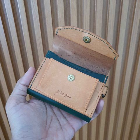 PREVA LEATHER WORKS Card Case in Comipel Museum Shell Green Cordovan & Badalassi Carlo Bone Pueblo