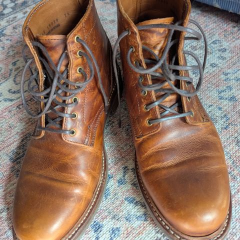 Caswell Lisbon in C.F. Stead Caramel Classic Oiled Shoulder