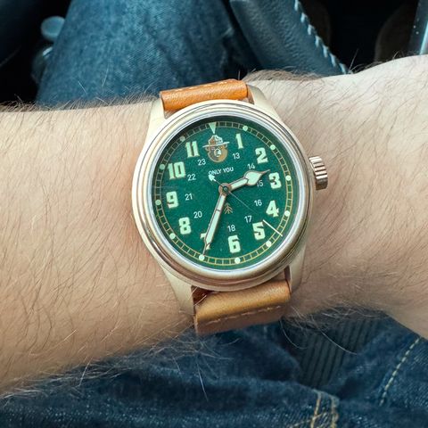 Search result thumbnail of Vero Watch Company Smoky 80th Anniversary, Forest Green in Unknown Leather