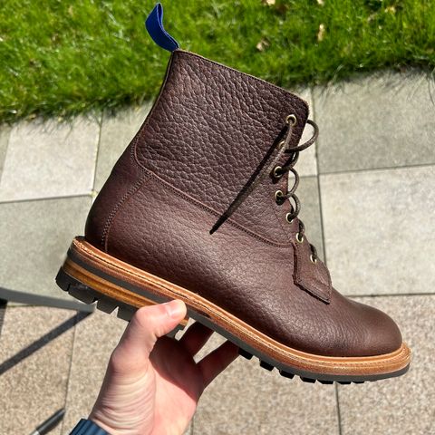 Tricker's Burford Country Boot in Brown Albbueffel® Olivenleder®