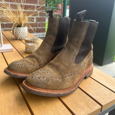 Tricker's Henry Country Dealer Boot in PEANUT REVERSE SUEDE