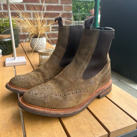 Tricker's Henry Country Dealer Boot in PEANUT REVERSE SUEDE