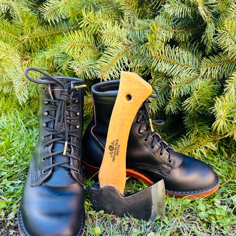 Nicks Becca in Wickett And Craig Navy Double Stuffed