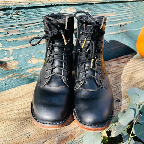 Nicks Becca in Wickett And Craig Navy Double Stuffed