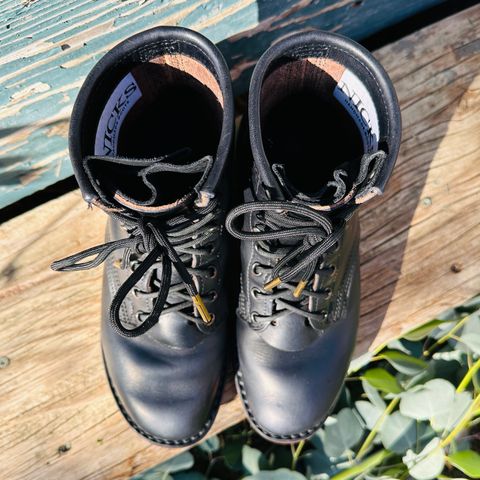 Nicks Becca in Wickett And Craig Navy Double Stuffed