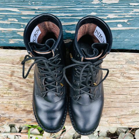 Nicks Becca in Wickett And Craig Navy Double Stuffed