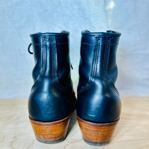 Nicks Becca in Wickett And Craig Navy Double Stuffed